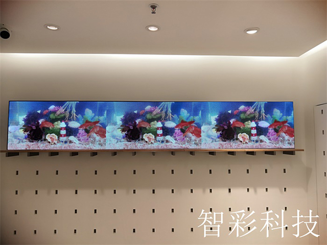 Lily服裝店LED顯示屏由上海智彩科技設(shè)計、安裝